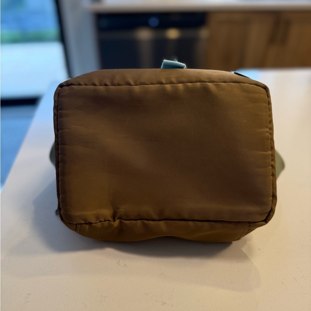 Headster Green and Brown lunchbag - Picture 2 of 3